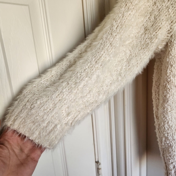 Anthropologie Cream Ivory Fuzzy Pullover Chunky Knit Sweater Size Large - Picture 2 of 11